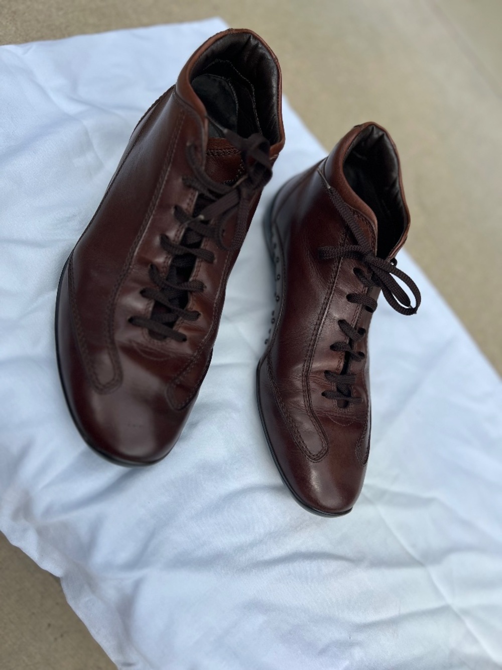 Tod’s vintage Italian high top sneakers